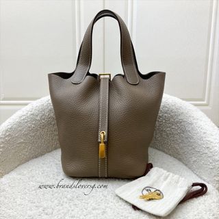 (Category: ) located in . Submitted by brands_lover (Listing ID 1456986930, Image 1). Description: .