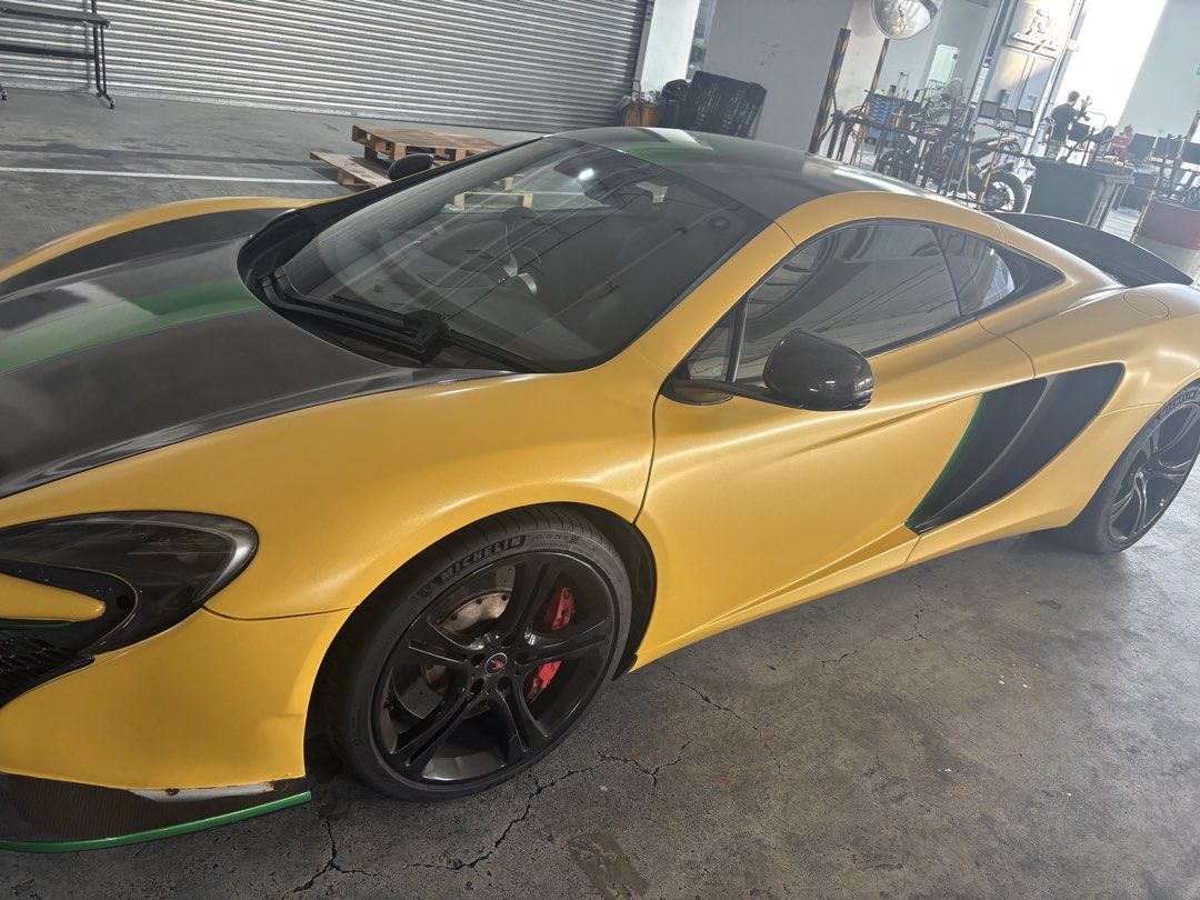 McLaren 12C 3.8 (A) (Category: Used Cars) located in Singapore. Submitted by chillart (Listing ID 1338977563, Image 2). Description: Excellent condition, new wrap.