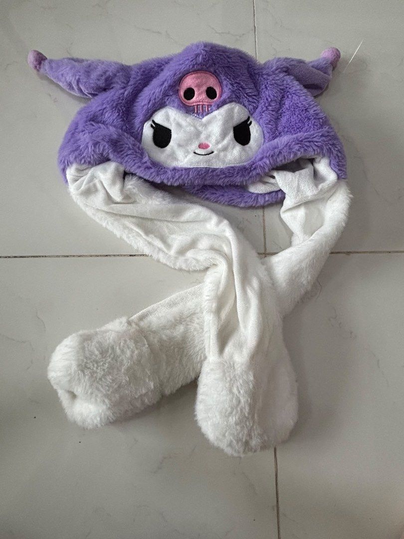 Movable ears (Category: Hats & Beanies) located in Singapore. Submitted by gracioust (Listing ID 1457010656, Image 2). Description: Price negotiable. From house with no pets or smokers. Good working conditions- Ears move when paws are squeezed See 2nd pic for actual .