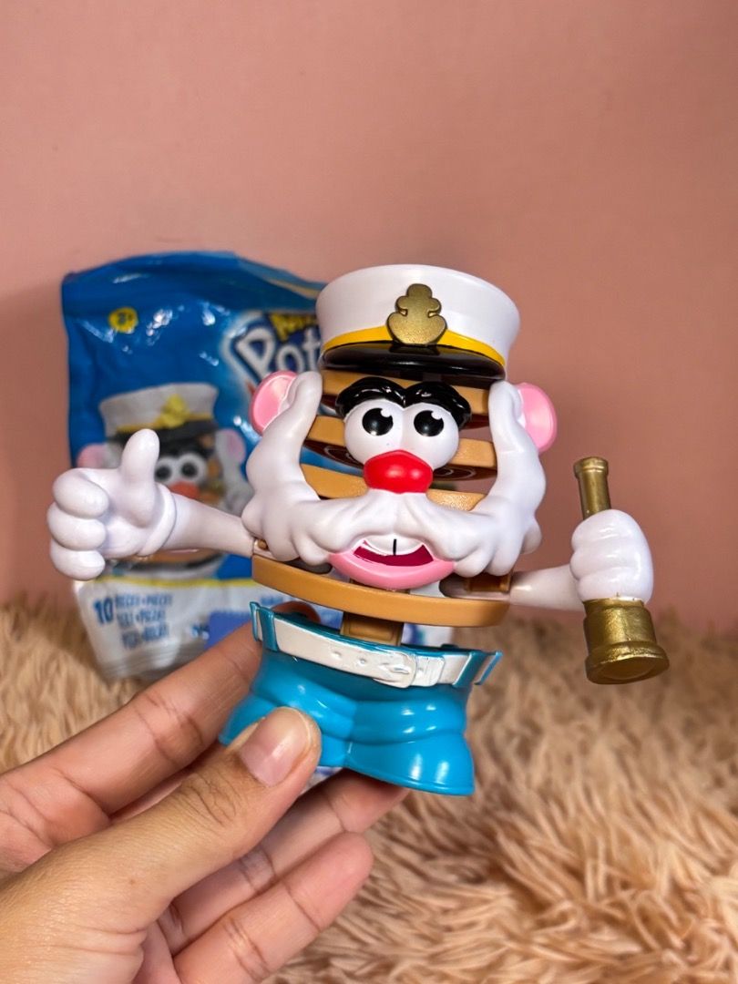 Mr. Potato Head Chips Saul T. Chips Stackable Figure (Category: Designer & Blind Box Toys) located in Balanga. Submitted by chaiee.btn (Listing ID 1457036999, Image 1). Description: *like new, still with complete accessories/parts.