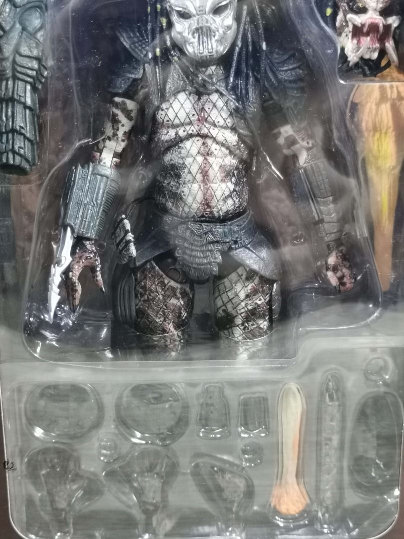 NECA PREDATOR 2 ULTIMATE GUARDIAN PREDATOR (Category: Figurines & Statues) located in Angeles City. Submitted by swodahs (Listing ID 1456968749, Image 3). Description: READ PROPERLY SURE BUYERS ONLY WAG NA MAG INQUIRE PAG DI SURE BIB Complete Honest issue: Spear tips broken Negotiable for sure buyers RFS: Need funds Payment : GCash Shipping : LBC Location : Angeles .