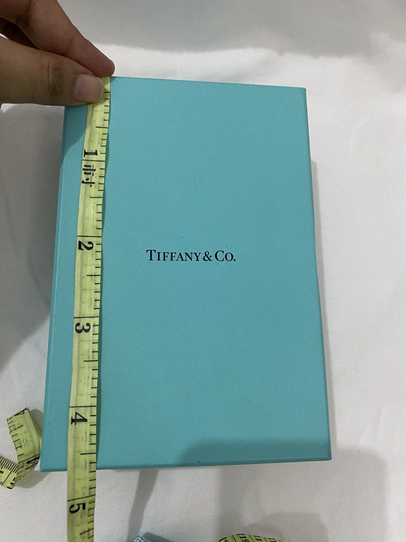 Necklace Box Tiffany & Co. (Category: Luxury Accessories) located in Manila. Submitted by angeliemataro25 (Listing ID 1456963756, Image 3). Description: 100 original.