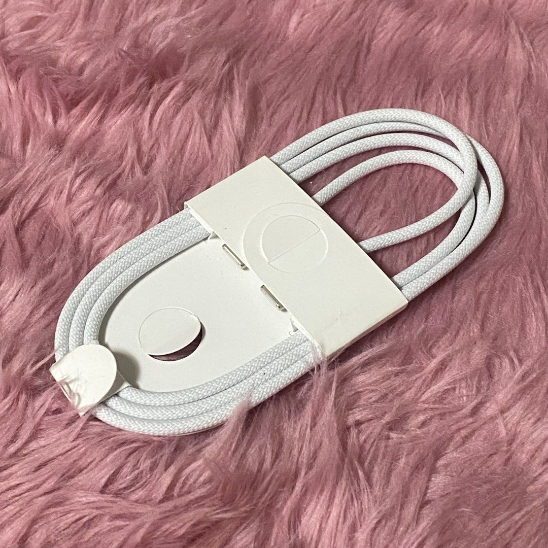 NEW Apple USB-C to USB-C Braided Cable (Category: Chargers & Cables) located in Pasig City. Submitted by loveyyy08 (Listing ID 1457099409, Image 1). Description: Original NEW iPhone Type C Cable From 17 pro max unit ng sister ko RFS: Extra na po ito, mas prefer gamitin ng mom ko yung old since need din ng cash 📍Pickup: Lifehomes Pasig 💰Mode of payment: Cash or Bank transfer 🛵Shipping thru LBC or same day delivery .