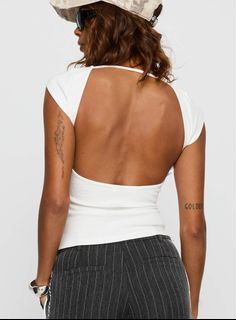 (Category: ) located in . Submitted by hanwardrobe (Listing ID 1457028245, Image 1). Description: .