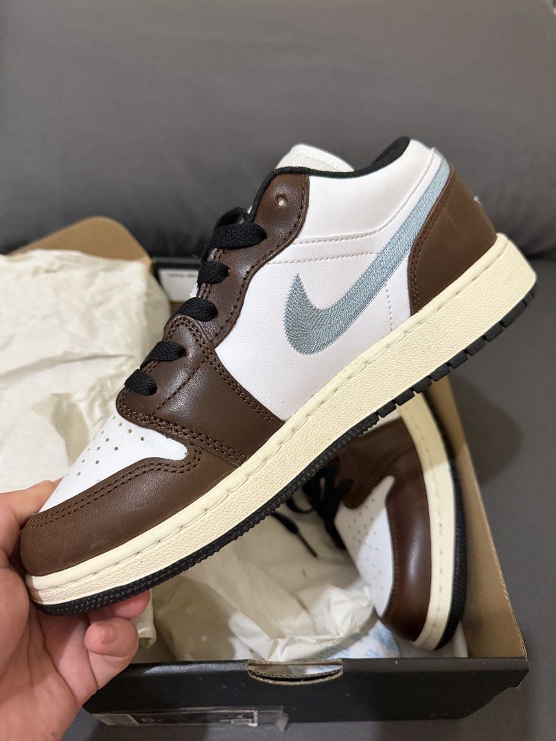 Nike Air Jordan 1 Low SE (GS) (Category: Sneakers) located in Santa Rosa. Submitted by nes_936 (Listing ID 1457068951, Image 2). Description: Nike Air Jordan 1 Low SE (GS) White/Blue gray/ Black sail Size: 6Y/UK 5.5/24 CM (Fits size 7W) With orig box/ brand new/ not used *All items are original, brand new, not used *RFS: need to declutter MOP: BPI/Gcash/Maribank (strictly no refund/return) - LBC If COP/COD, 50% DP (Buyer to cover SF/DF) - Others: