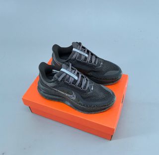 (Category: ) located in . Submitted by khai.uasneakers (Listing ID 1457111786, Image 1). Description: .