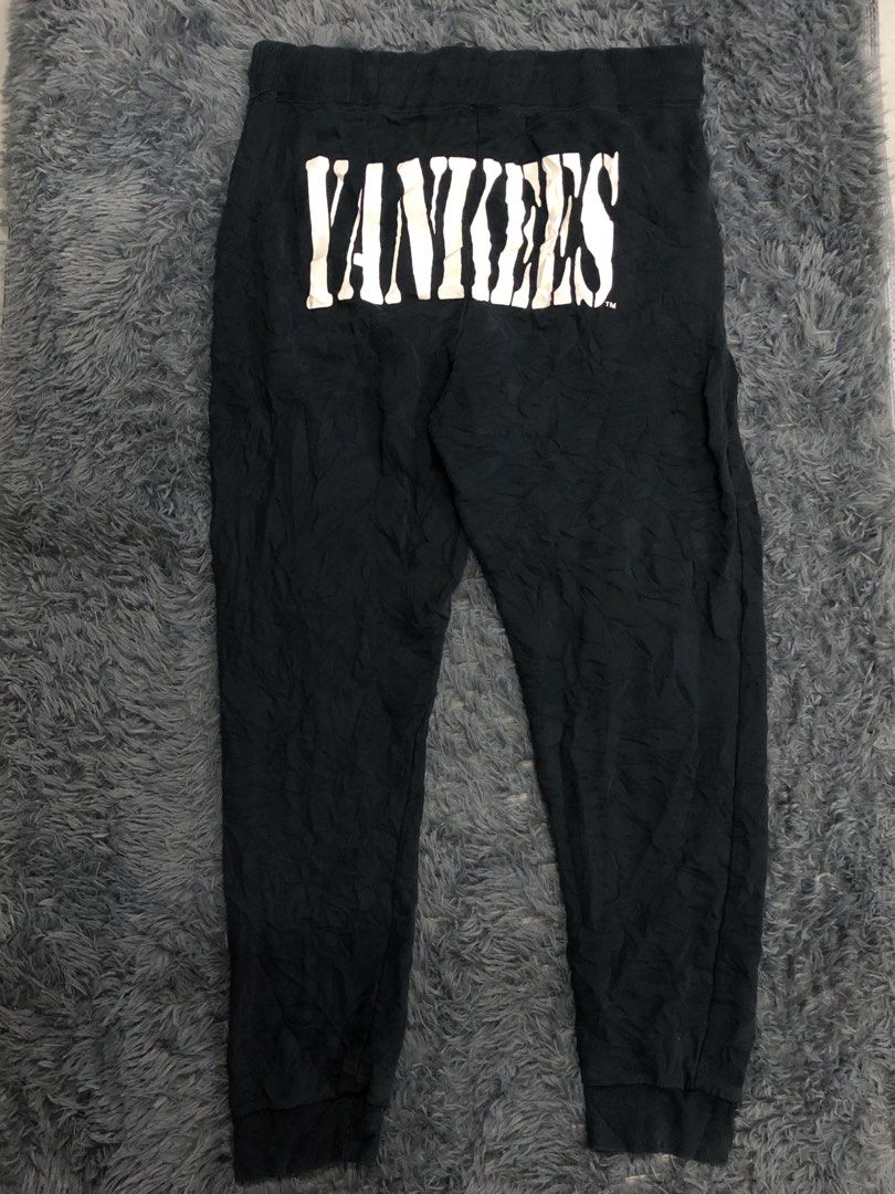 NY Yankees Sweatpants (Category: Joggers) located in Manila. Submitted by raremountain00 (Listing ID 1457118017, Image 1). Description: Excellent condition 32-38 waistline 38 length No issue .