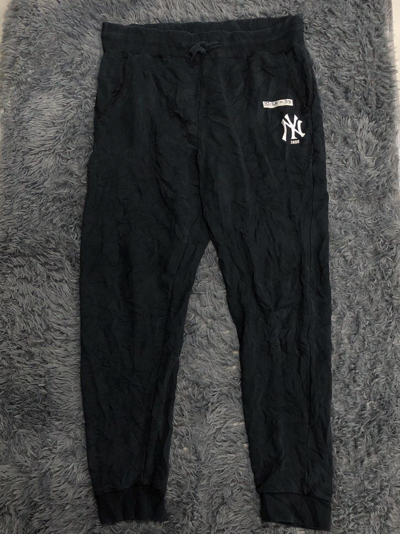 NY Yankees Sweatpants (Category: Joggers) located in Manila. Submitted by raremountain00 (Listing ID 1457118017, Image 2). Description: Excellent condition 32-38 waistline 38 length No issue .