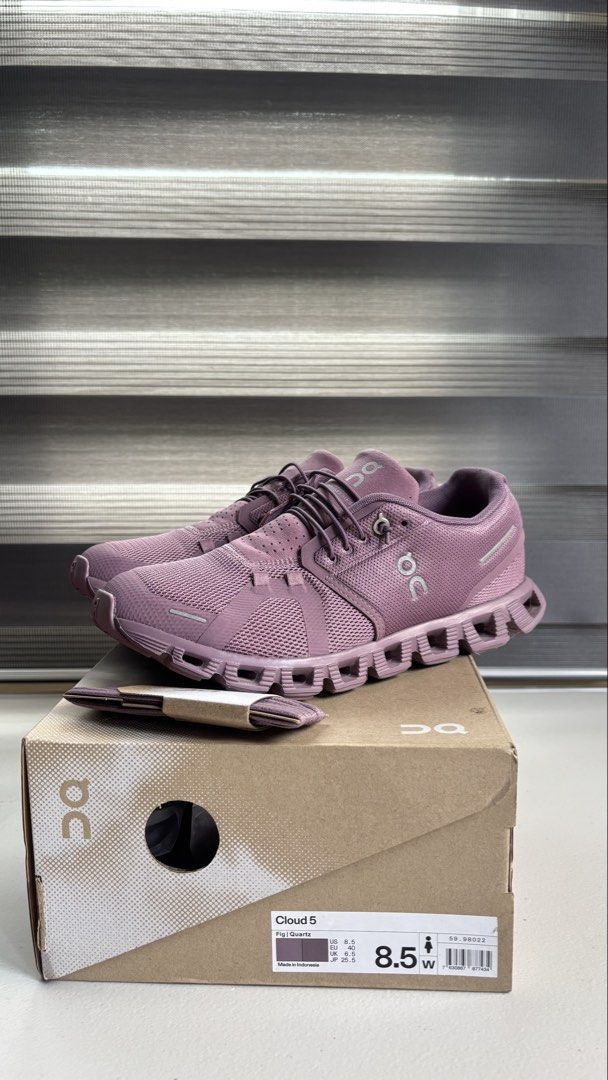 On Cloud 5 Fig US 8.5 (Category: Sneakers) located in Gapan. Submitted by loved_by_cx (Listing ID 1456964130, Image 3). Description: RUSH SALE!!! Us 8.5 women Well used With box and spare shoe lace.