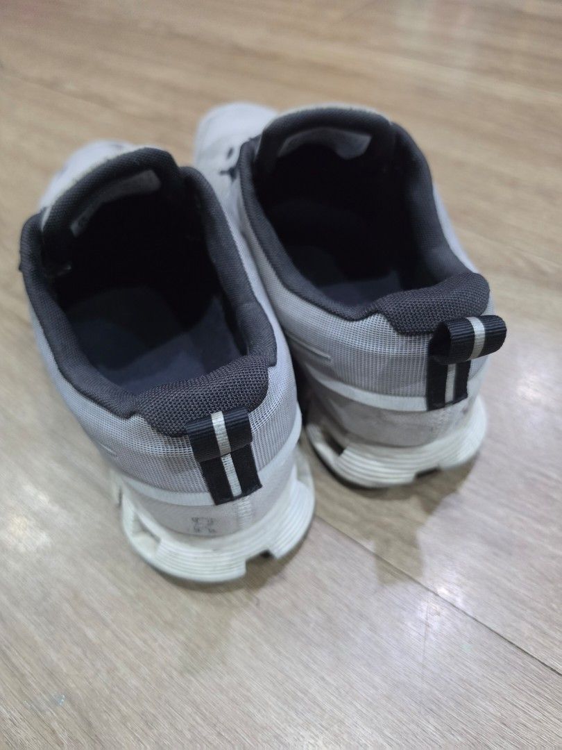 On Cloud 5 Mens Shoes US 9 (Category: Sneakers) located in Makati City. Submitted by luxurycarpartsphilippinesinc. (Listing ID 1456954450, Image 2). Description: On Cloud 5 Mens Shoes US 9 Actual photo is posted Condition: 6/10 Waterproof Shoes 1st owner Complete in Box Location in Makati Php 2,950 All glory to God.