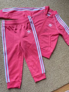 (Category: ) located in . Submitted by iris.closet (Listing ID 1456994209, Image 1). Description: .