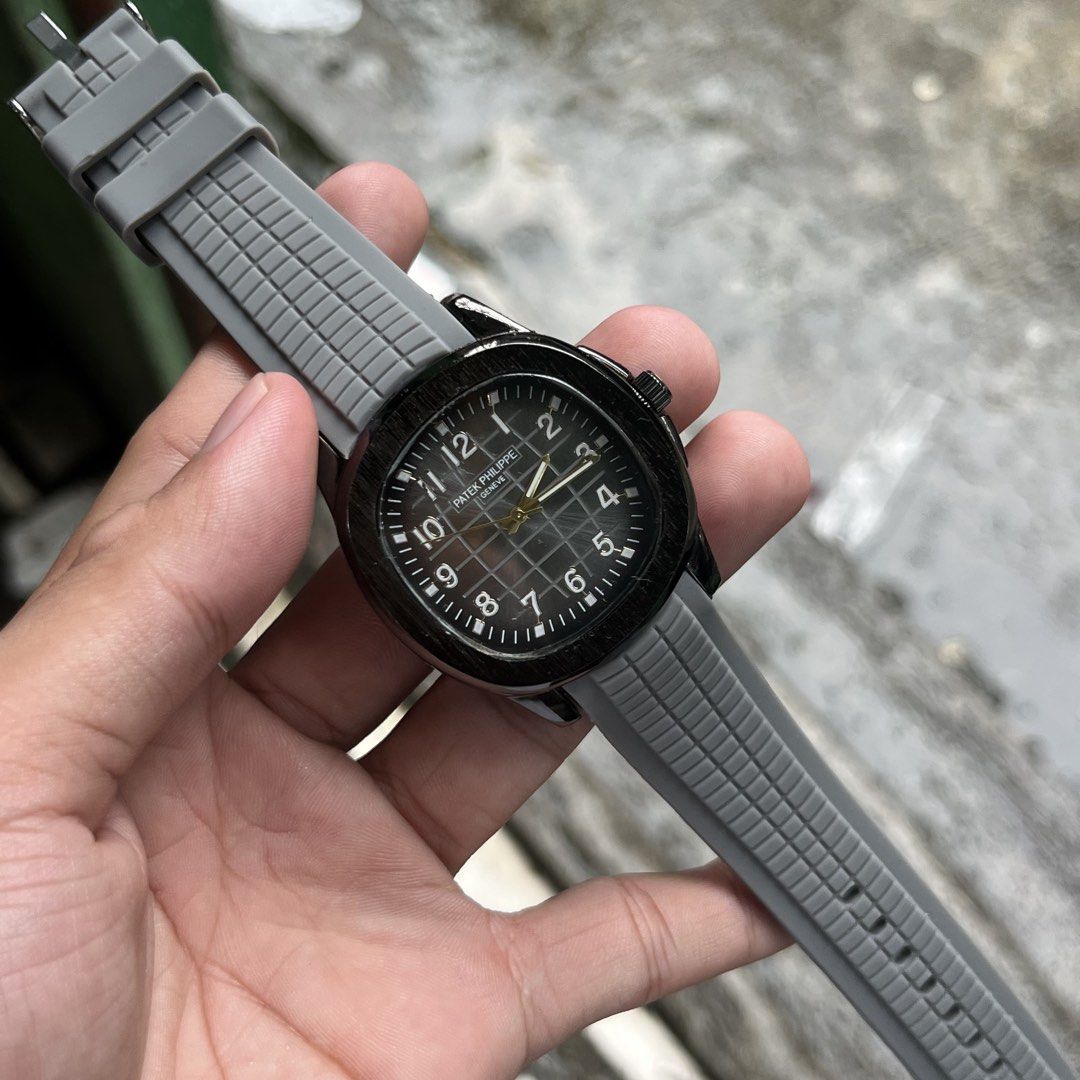 PATEK PHILIPPE AQUANAUT (Category: Luxury Watches) located in Manila. Submitted by aihzenbalt91094 (Listing ID 1457085523, Image 1). Description: 40 MM WATER RESIST HEAVY WORKING EXCELLENT NO ISSUE CLAIM 1,000 WITH BOX.