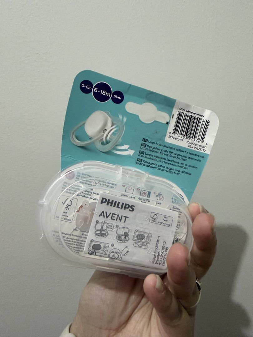Philips Avent Ultra Air Animals Pacifiers 6-18m (Category: Soothers & Pacifiers) located in Daet. Submitted by angelicasarquiza (Listing ID 1457111152, Image 2). Description: - Philips Avent Ultra Air Animals pacifiers - Size: 6-18 months - Maximum airflow for sensitive skin - Orthodontic nipple - Cute animal designs on the shield - Comes with a travel case - Ideal for babies - Brandnew and sealed - Bought for 740 .