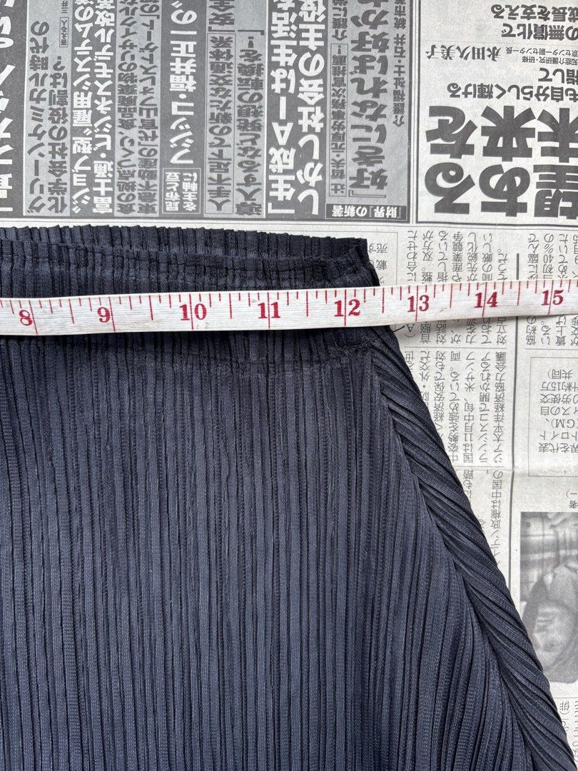 Pleats Please (untagged) Sarouel / Hammer Pants (Category: Other Bottoms) located in Paranaque City. Submitted by grailonious (Listing ID 1456957475, Image 2). Description: Fits 25-34. measurements posted Might be legitimate untagged Pleats Please due to the quality. Very crisp quality pleated fabric.