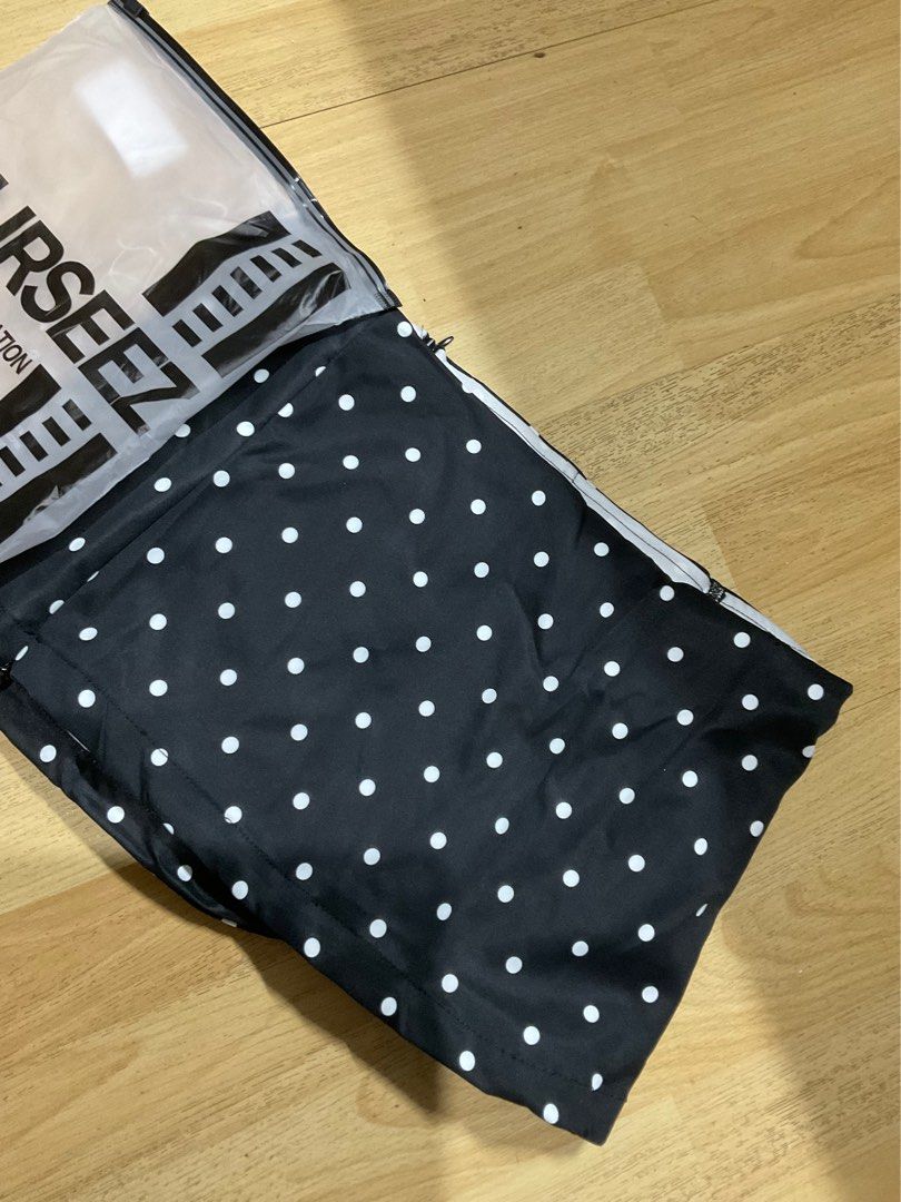 Polkadot skirt (Category: Skirts) located in Pasig City. Submitted by m_decluttering (Listing ID 1457068876, Image 1). Description: never been used rfs : wrong size.