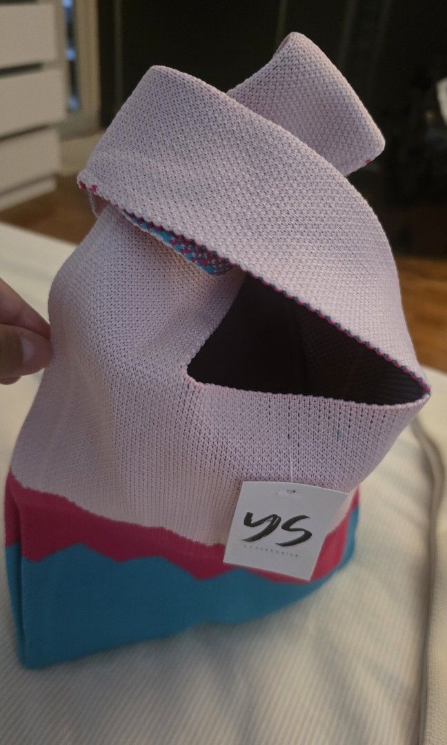 pouch (Category: Purses & Pouches) located in Singapore. Submitted by pinkyr (Listing ID 1457005405, Image 3). Description: brand new $8 each +$2 registered mailing.