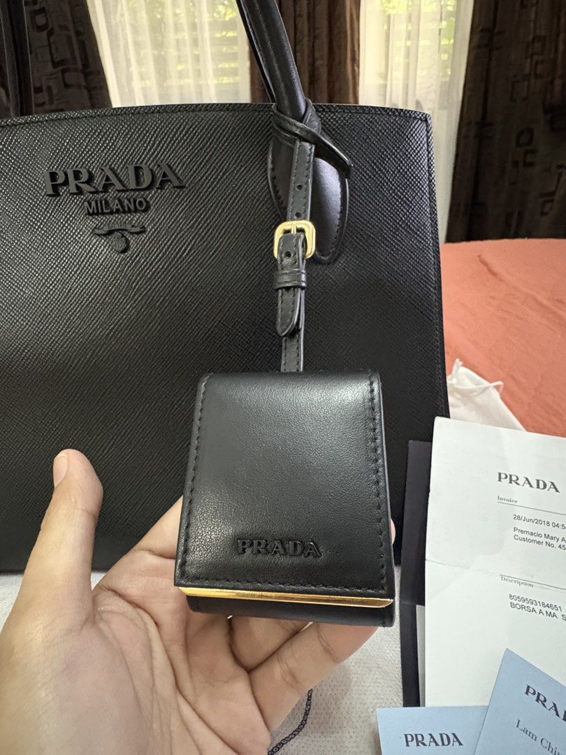 Prada Borsa Saffiano Cuir + City Nero (Category: Shoulder Bags) located in Marikina City. Submitted by anna.marcelino4582 (Listing ID 1457007654, Image 3). Description: FS: Prada Borsa Saffiano Cuir + City Nero 📍Color: Black 📍Gold Hardware 📍Inclusion: Strap, Cards, Receipt, Dustbag 📍Dimensions: Length: 31 cm / 12.5” Height: 22cm / 9” Depth: 12cm / 5” (approximate) (Medium Sized) 📍Rank A condition; VGUC 📍 Marikina area ₱40,000 only; slightly