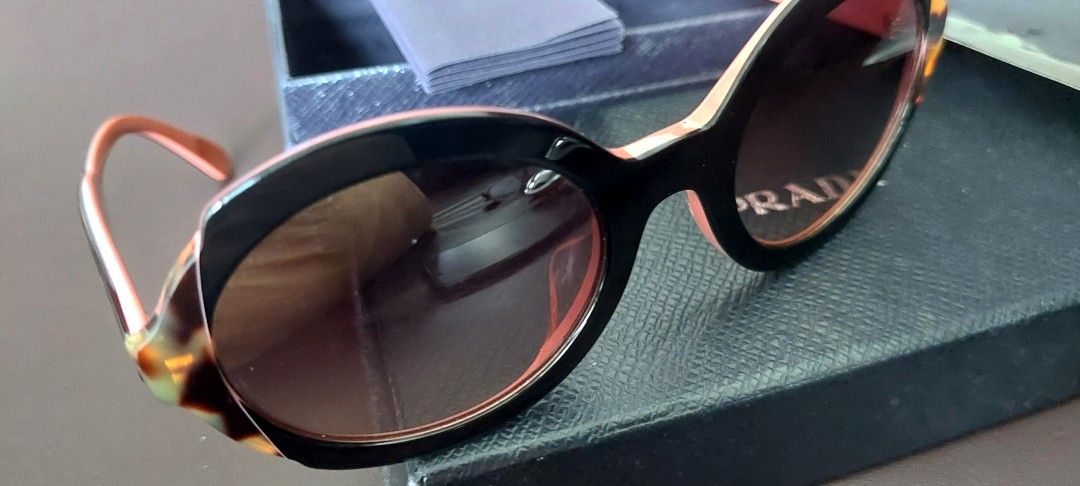 PRADA SUNGLASSES RARELY USED (Category: Luxury Accessories) located in Makati City. Submitted by heinzly (Listing ID 1457003972, Image 1). Description: SUNGLASSES PRADA ORIGINAL PRICE 17K IM SELLING MINE PRELOVED FOR 7500 NO MORE HARD CASE LOCATION PASAY.