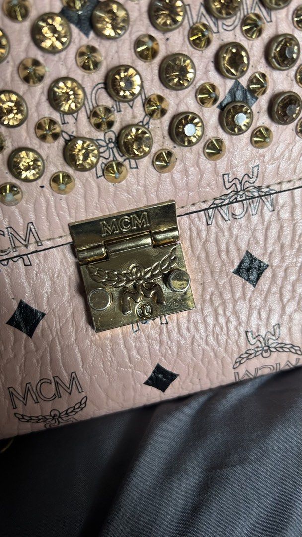 Preloved MCM (Category: Luxury Bags & Wallets) located in Manila. Submitted by larabac (Listing ID 1457004748, Image 2). Description: .