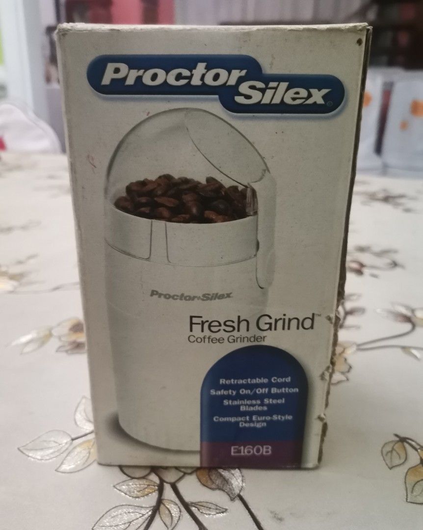 Proctor silex fresh grind coffee grinder (model e160B) (Category: Coffee Machines & Makers) located in Magdalena. Submitted by ckvf032922 (Listing ID 1457088719, Image 1). Description: Retractable power cord Safety on/off button .