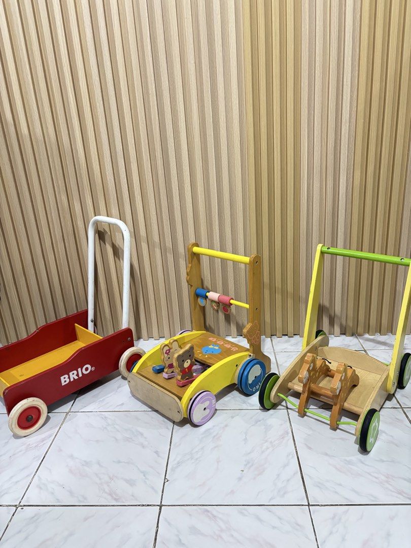 PUSH CART / WALKER 500 each (Category: Infant Playtime) located in Valenzuela. Submitted by jen_prelovedcorner.2 (Listing ID 1457054960, Image 1). Description: .