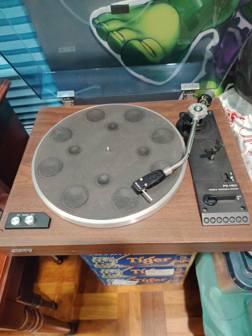 Record player (Category: Portable Music Players) located in Singapore. Submitted by poh.siewkiak (Listing ID 1457054956, Image 2). Description: Sony record player. 7 surin Rd s535525 .