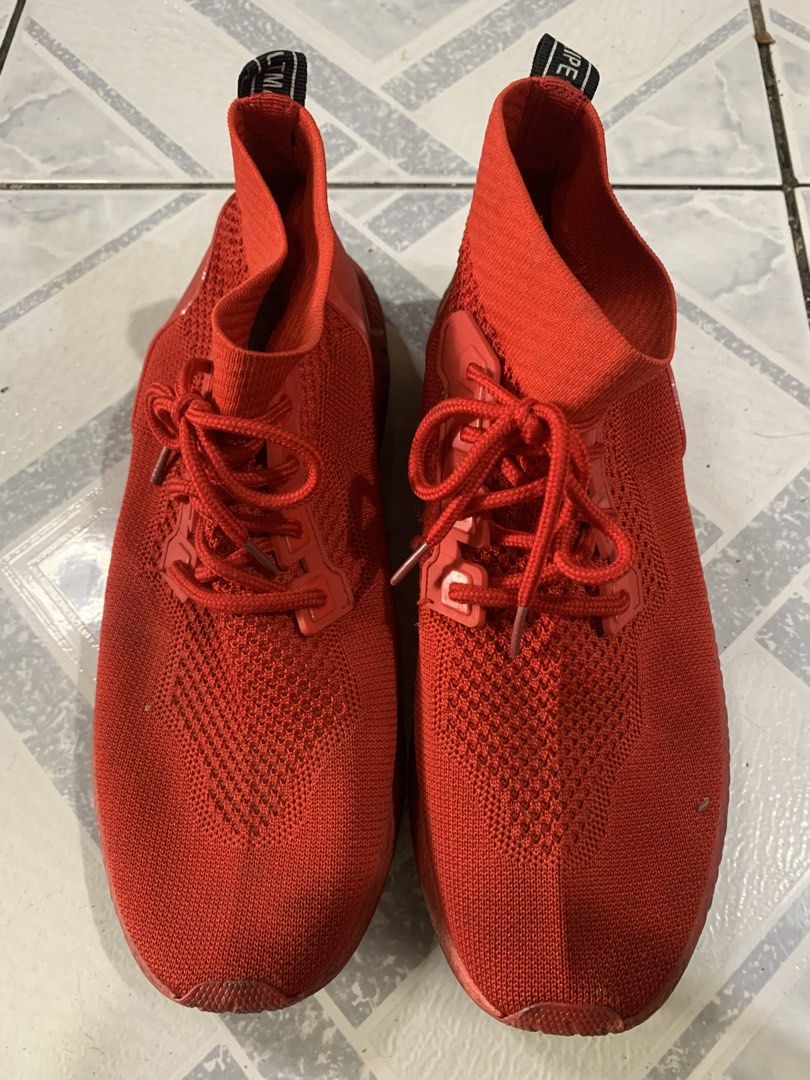 Red shoe Hi cut (Category: Boots) located in Antipolo. Submitted by cebb888 (Listing ID 1456975836, Image 1). Description: Selling pre loved red shoe , imported light weight & comfortable to wear .. where is as is . No box P.