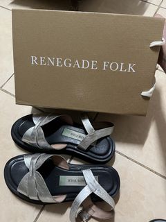 (Category: ) located in . Submitted by caitswardrobe (Listing ID 1457069150, Image 1). Description: .