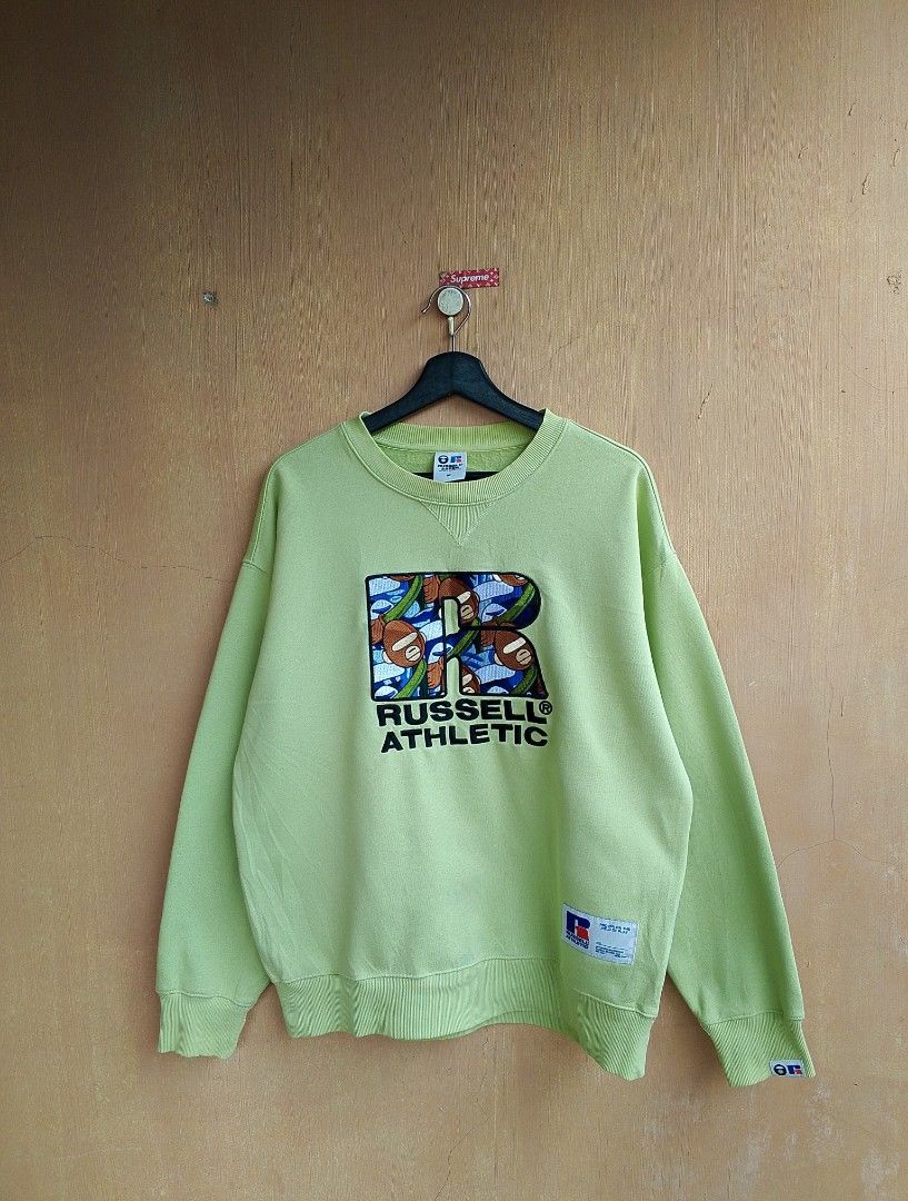 Russell Athletic x Aape Sweater (Category: Coats, Jackets and Outerwear) located in Lipa City. Submitted by MEECHYTWO2TWO (Listing ID 1456990991, Image 3). Description: •RUSSELL ATHLETIC x AAPE - Authentic / Size: M / Best fit to M-L - Embroidered Logo - Width: 23 / Length: 28 - Location: Lipa City, Batangas - Excellent condition - Color rate: 9.8/10 - Additional sf +75 - Mop: GCASH/NO COD - Payment first tomorrow will be shipped.