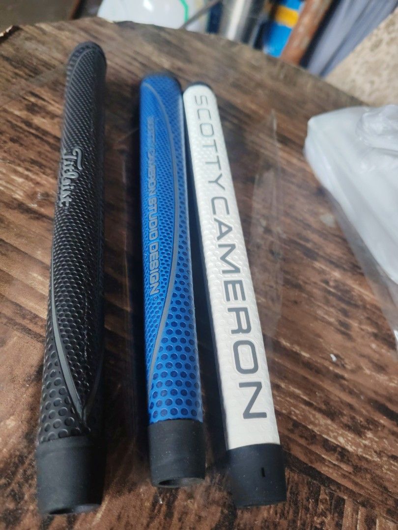 Scotty Cameron & Titleist Golf Grips (Category: Golf) located in Manila. Submitted by mariceloch01539 (Listing ID 1457027892, Image 1). Description: - 19pcs Bundle of Scotty Cameron and Titleist golf grips - Includes Studio Design models - Colors: White, Blue, Black - Perfect for upgrading your putter.