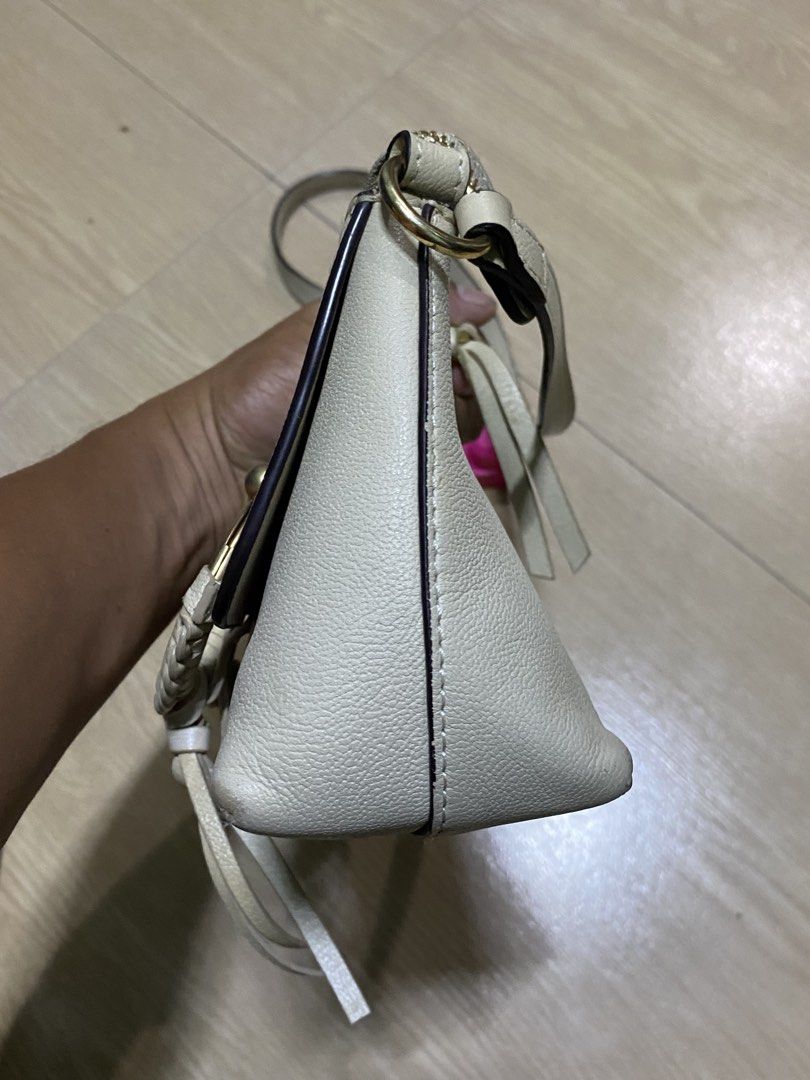 See by Chloe mini joan (Category: Luxury Bags & Wallets) located in Muntinlupa City. Submitted by twoangels.11.14.2023 (Listing ID 1457117992, Image 3). Description: See by Chloe Mini joan Issue missing short sling Minimal runs in leather .