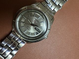 (Category: ) located in . Submitted by klyntbuys (Listing ID 1456998634, Image 1). Description: .