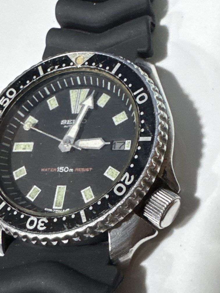 Seiko 7002 (Category: Men's Watches) located in Singapore. Submitted by mysiaziashoppe (Listing ID 1457073607, Image 2). Description: Authentic Seiko 7002 Bezel - not directional Rubber strap As is.