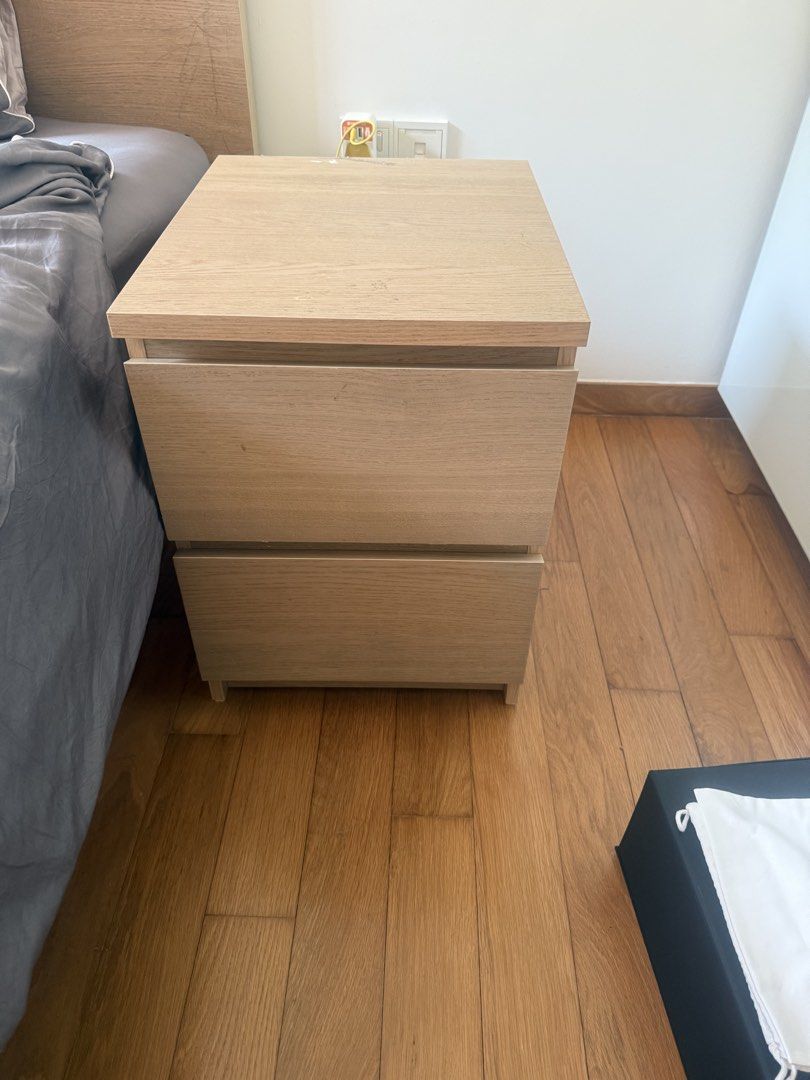 Bedside table (Category: Tables & Sets) located in Singapore. Submitted by shinesarah (Listing ID 1457016355, Image 1). Description: 2 bedside table .