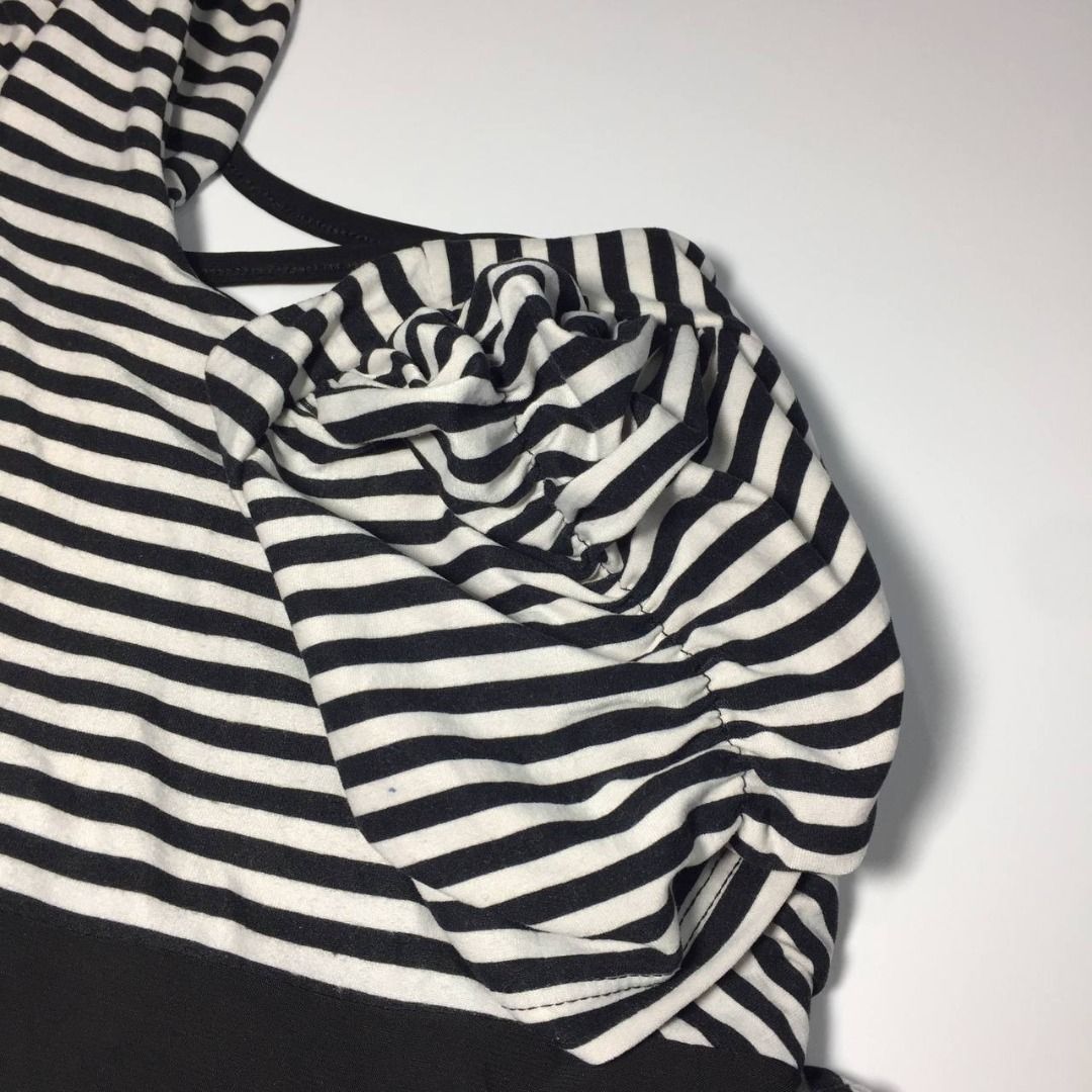 SEXY C**L SEXY COOL stripe top (Category: Blouses) located in Pagsanjan. Submitted by ovothrift (Listing ID 1457048417, Image 3). Description: length - 28 full length (only stripe top) - 19.5 width pit to pit - 13 width (mid part / black strap) - 11 stretchable fabric very good condition authentic no issue Feel free to message me if you have questions or want more photos random freebies each order.