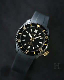 (Category: ) located in . Submitted by sg_watch_hub (Listing ID 1457084130, Image 1). Description: .