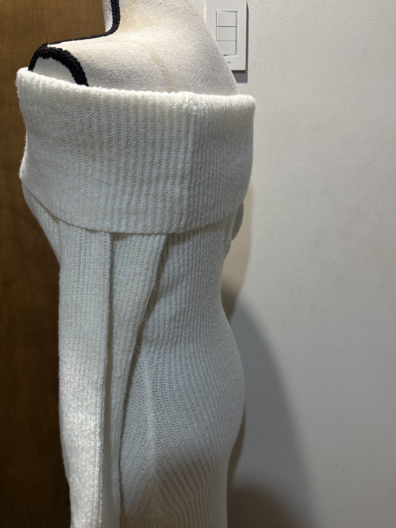 SHEIN Sweater Maxi Dress (Category: Dresses) located in Paranaque City. Submitted by lovedbyag (Listing ID 1457135383, Image 3). Description: - brand new - was supposed to wear this for a paris trip but hindi ko nasuot hahaha.