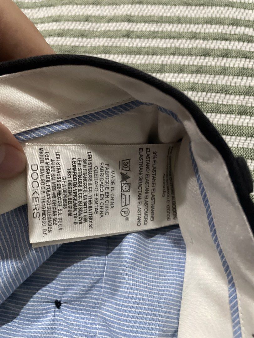 Slim Fit Dockers Black Slacks (Category: Trousers) located in Dumaguete. Submitted by han_heuinanta (Listing ID 1457033068, Image 3). Description: Has writing on the waistband Negotiable.