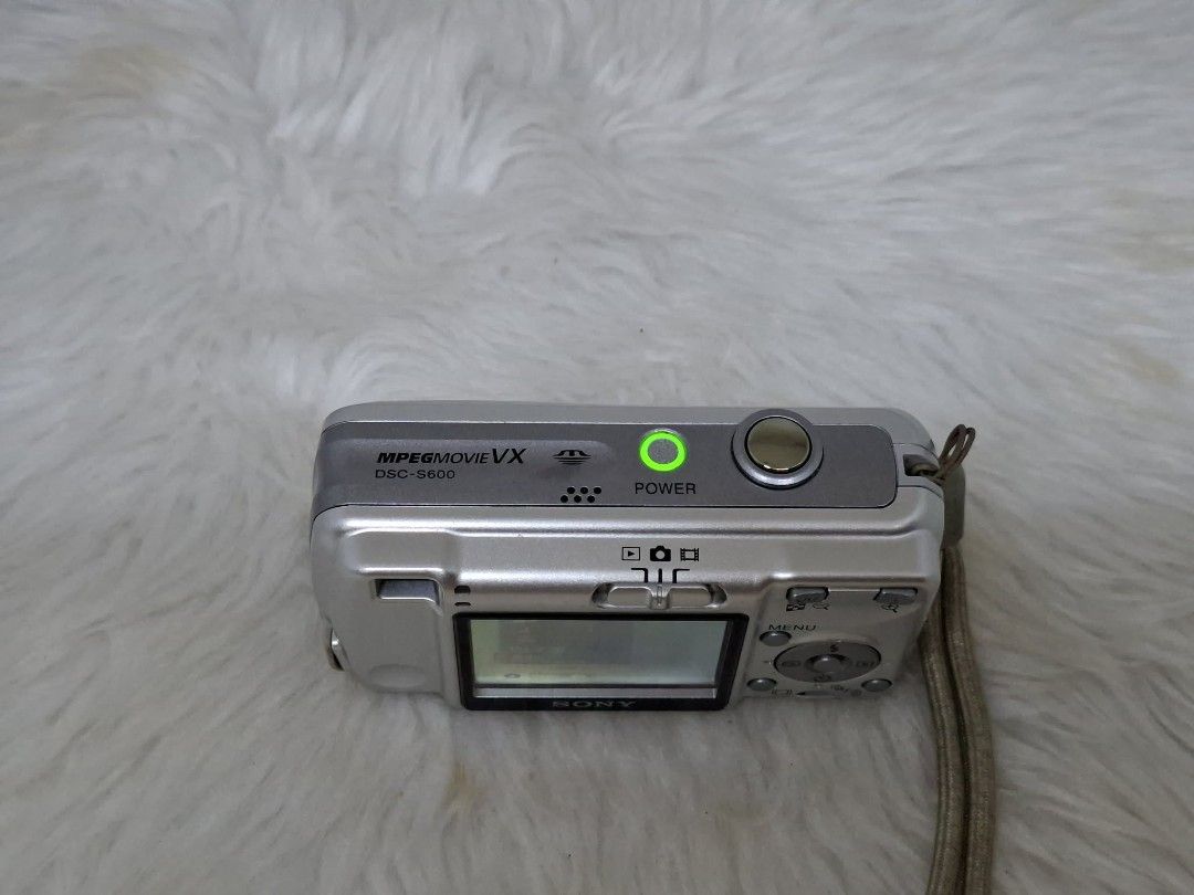 sony cybershot s600 (Category: Cameras) located in Manila. Submitted by ultimogizmos (Listing ID 1457121593, Image 3). Description: sony s600 Key SpecificationsSony Cyber-shot DSC-S600 *Image Sensor: 6.0 megapixel 1/2.5-inch Super HAD CCD sensor. *Sony Cyber-shot DSC-S600 Lens: Carl Zeiss Vario-Tessar 3x optical zoom (31–93mm equivalent, f/2.8–5.1). *Sony Cyber-shot DSC-S600 Display: 2.0-inch TFT color LCD screen. *Sony Cyber-shot DSC-S600 Storag