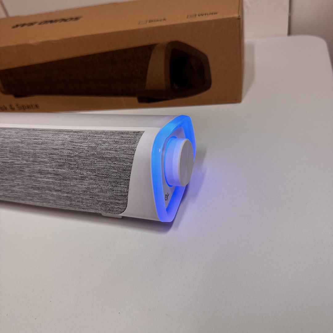 Soundbar Desktop/TV/Phone Speakers (Category: Soundbars, Speakers & Amplifiers) located in Calamba. Submitted by keemi_ (Listing ID 1457027939, Image 3). Description: Soundbar Desktop Speakers - ₱800 (slightly negotiable) - can do bluetooth with TV, phone, iPad, tablet - slightly used only.