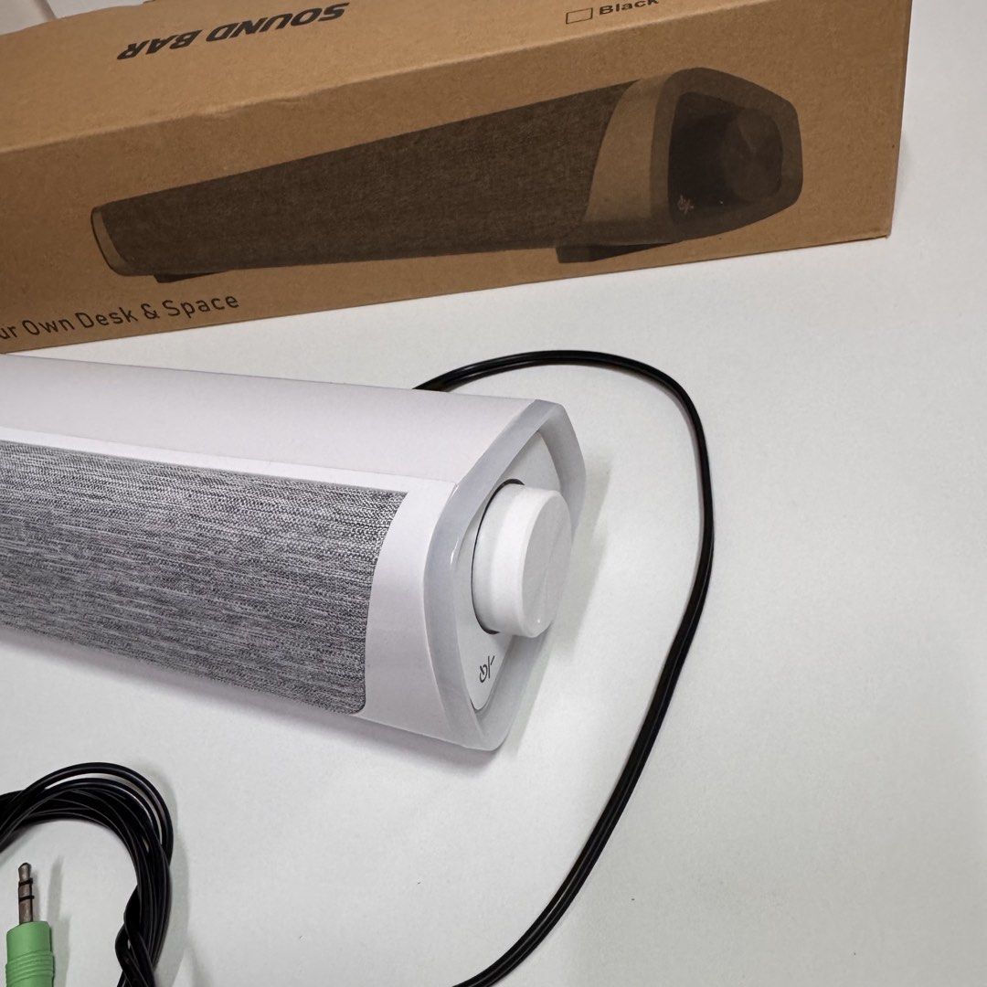 Soundbar Desktop/TV/Phone Speakers (Category: Soundbars, Speakers & Amplifiers) located in Calamba. Submitted by keemi_ (Listing ID 1457027939, Image 2). Description: Soundbar Desktop Speakers - ₱800 (slightly negotiable) - can do bluetooth with TV, phone, iPad, tablet - slightly used only.