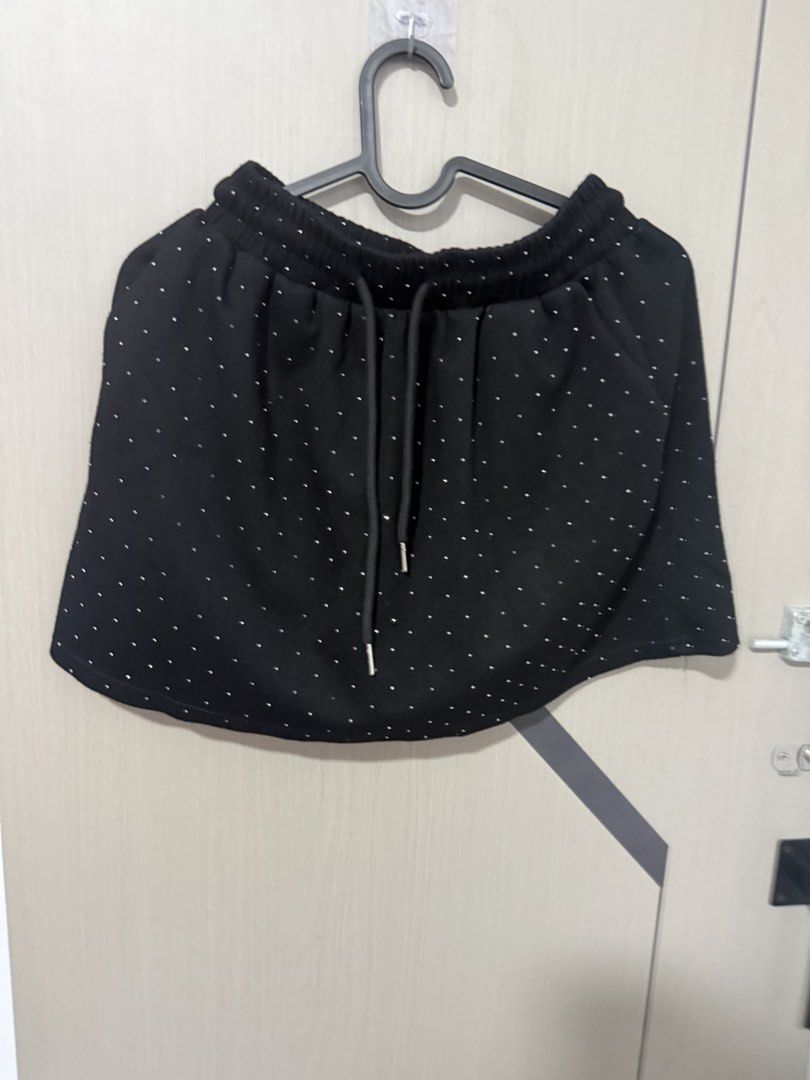Sparkly coords blouse and skort (Category: Sets or Coordinates) located in Malabon City. Submitted by rbyan (Listing ID 1457116505, Image 2). Description: Used only once Bkk Bought for 750.