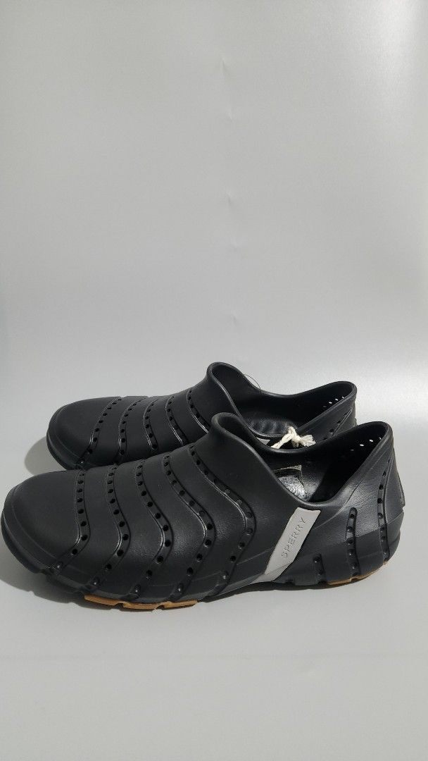 SPERRY |WATER STRIDER SANDAL Black M6W7 (Category: Sneakers) located in Baguio. Submitted by ysaaabiz (Listing ID 1457082358, Image 3). Description: Womens Water Strider Sandal — still with tag — color : Black — size : M6 W7 **Sizing tip: Recommend sizing a half to whole size down!** — stored item, may have some dust from storage, but can be cleaned rfs: wrong size (needs to size down) mop : gcash mod : direct jnt (c/o buyer).