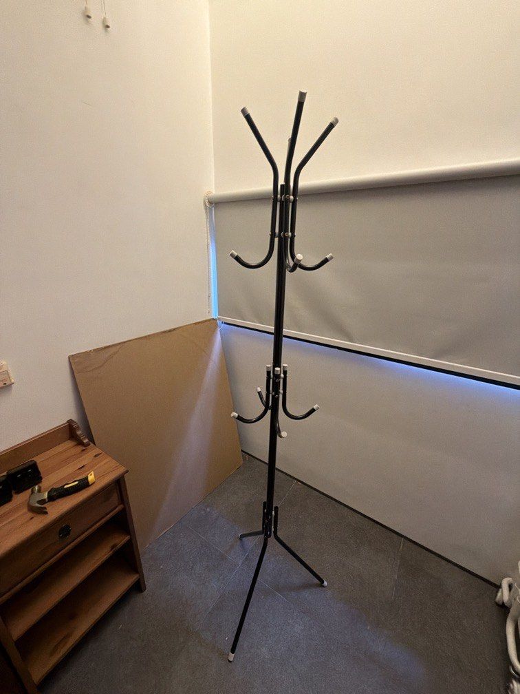 Standing Hook (Category: Hooks & Hangers) located in Singapore. Submitted by layerlab (Listing ID 1456972749, Image 1). Description: .
