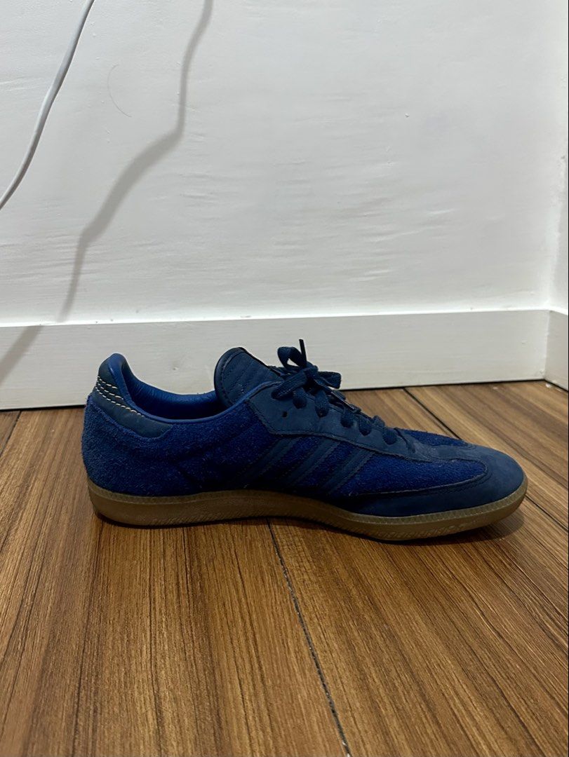 Adidas Starcow x Samba Navy (Category: Casual Shoes) located in Caloocan City. Submitted by peejay.dee (Listing ID 1457126794, Image 2). Description: - Adidas Starcow x Samba - Navy colorway - Size: EU 43.5 / UK 9.5 / US 10.5 - Premium navy suede upper - Classic gum sole - Stylish and versatile * NO BOX *Slighty Negotiable.