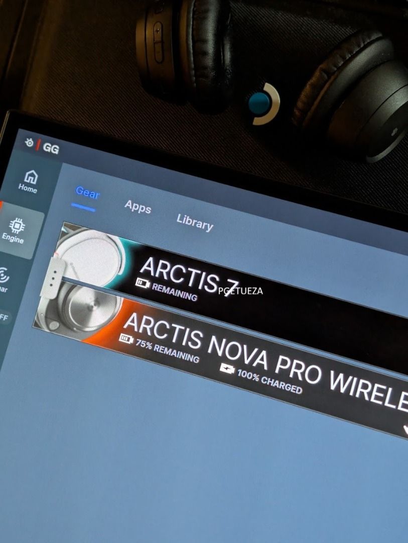 SteelSeries Arctis 7 Wireless (2017) (Category: Headphones & Headsets) located in Pasig City. Submitted by pgetueza (Listing ID 1457136124, Image 2). Description: Steelseries Arctis 7 Wireless (2017). Well used headset until I replaced this with Nova Pro Wireless back in 2022. I haven't used this until I tested it prior posting. Comes with USB receiver, replacement type-b USB cable for charging, replacement earpads, and main unit without earpads 