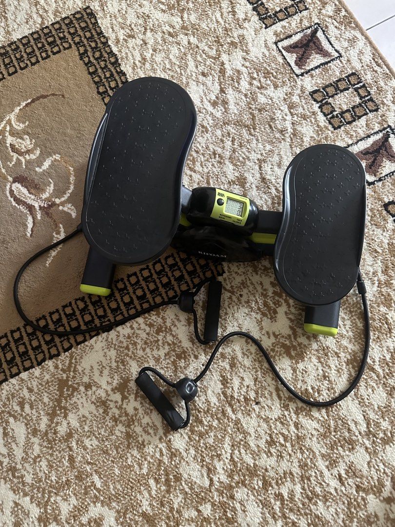 stepper exercise (Category: Cardio & Fitness Machines) located in Sungai Buloh. Submitted by shae.co (Listing ID 1456987950, Image 2). Description: pickup bukit jelutong, postage due on weight of the stepper.