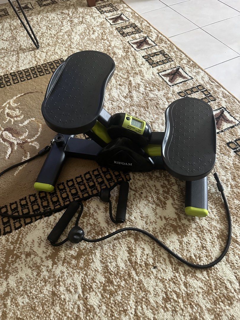 stepper exercise (Category: Cardio & Fitness Machines) located in Sungai Buloh. Submitted by shae.co (Listing ID 1456987950, Image 1). Description: pickup bukit jelutong, postage due on weight of the stepper.