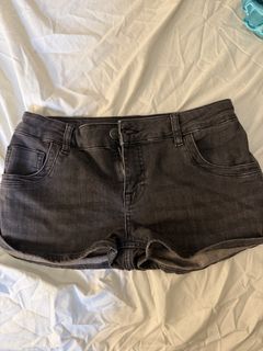 (Category: ) located in . Submitted by thrifty.peachy (Listing ID 1457055539, Image 1). Description: .