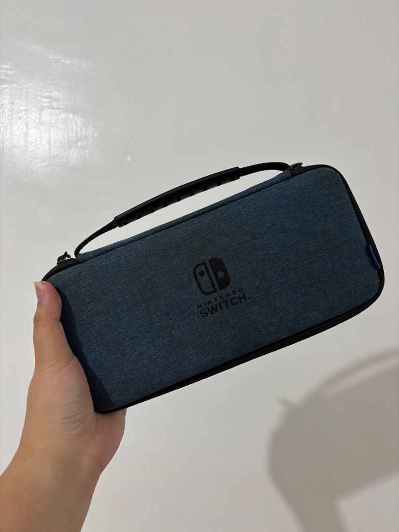 Switch Case (Category: Cases & Covers) located in Rizal. Submitted by alelaaaay (Listing ID 1456957648, Image 1). Description: RFS: Decluttering.